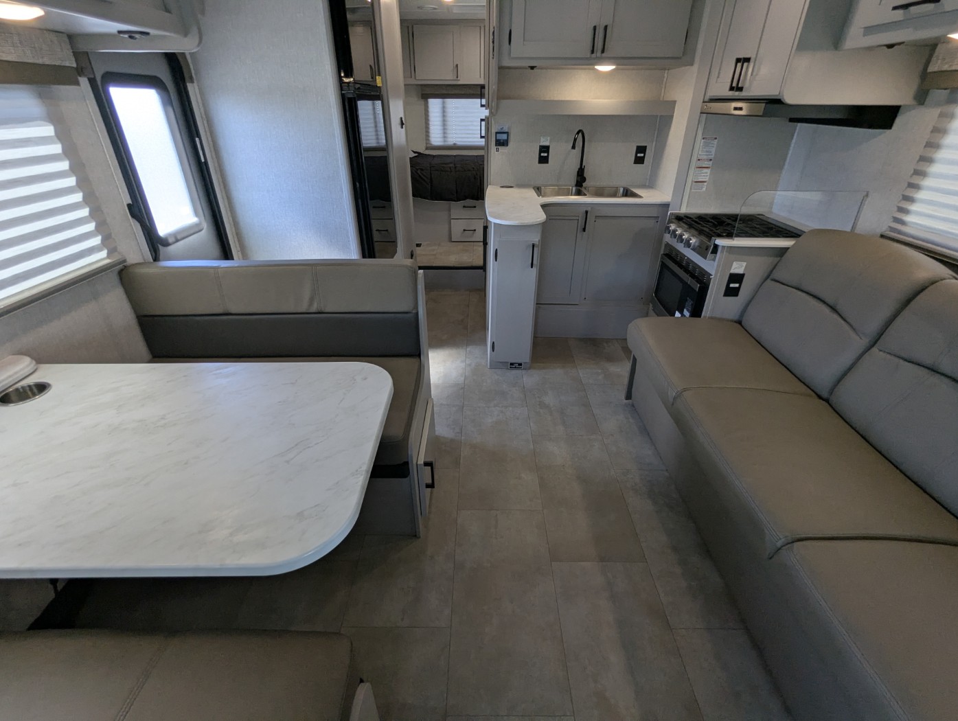 2025 Coachmen Leprechaun 260QB - Ford E-450 - Image 10
