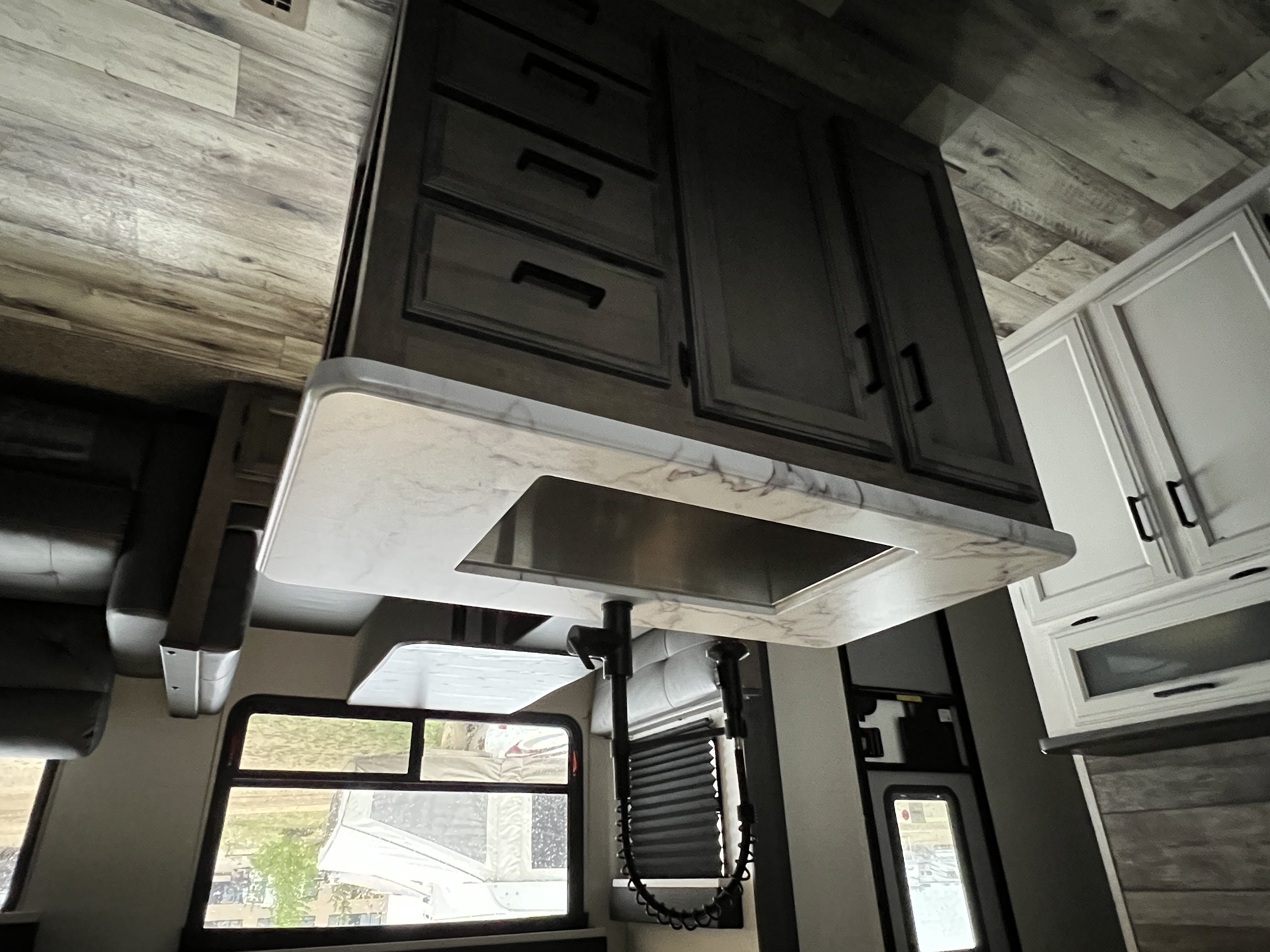 2022 VENTURE RV SPORTREK 327VIK - Image 23
