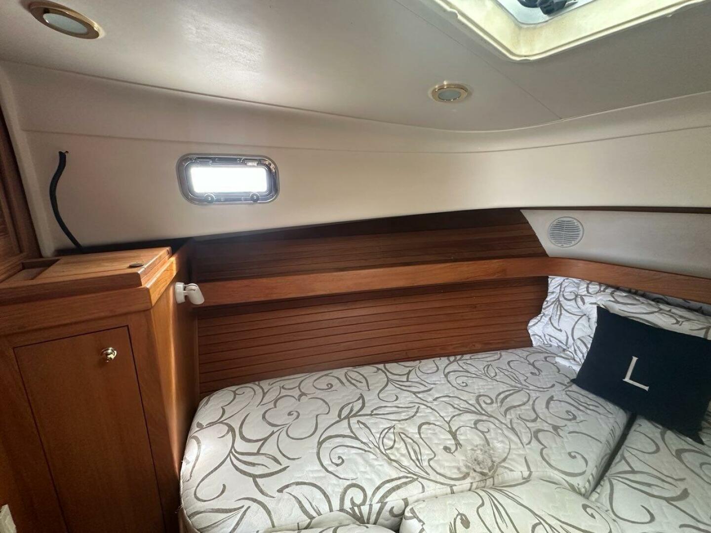 2002 Mainship Pilot 34 - Image 25