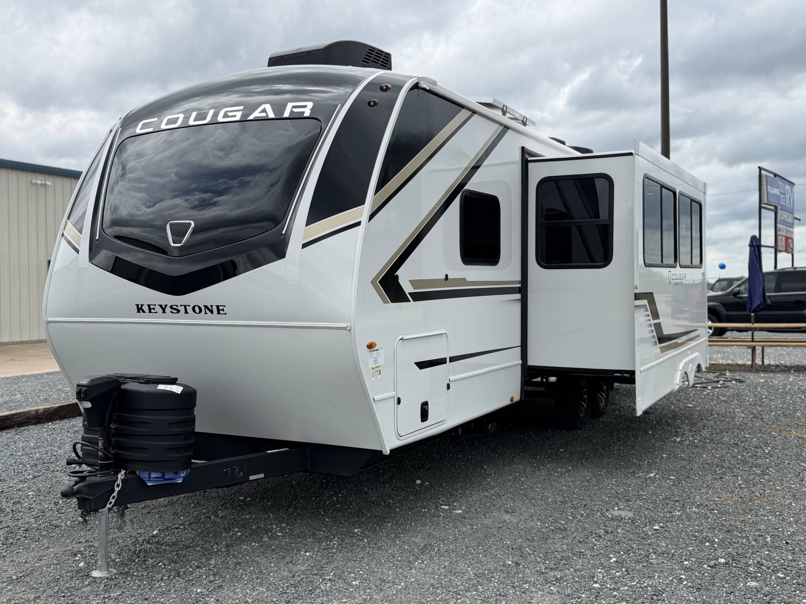 2026 Keystone Cougar Half-Ton 26LBW - Image 3