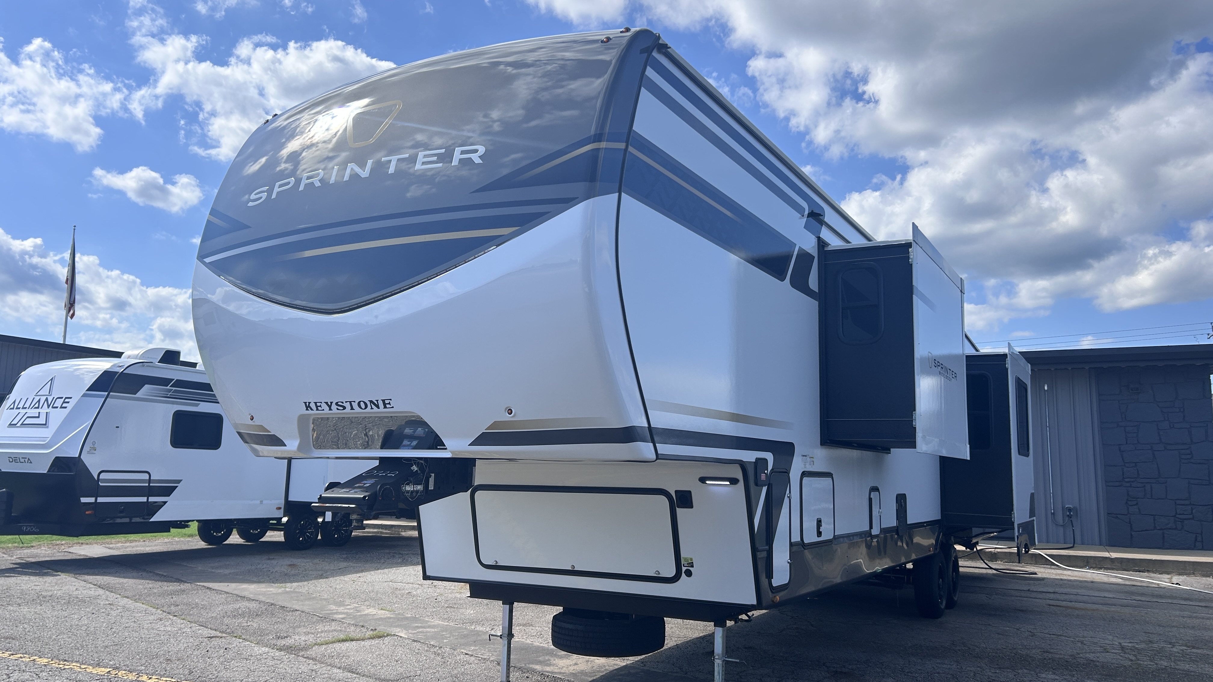 2026 Keystone Sprinter 3840LRK - Image 4
