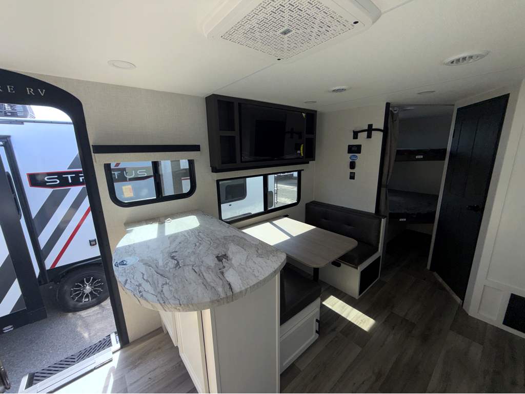 2026 VENTURE RV STRATUS 302VBH - Image 10