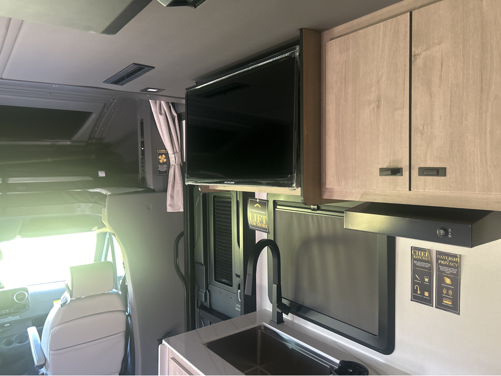 2026 Grand Design Lineage Series M 25TK - Image 18