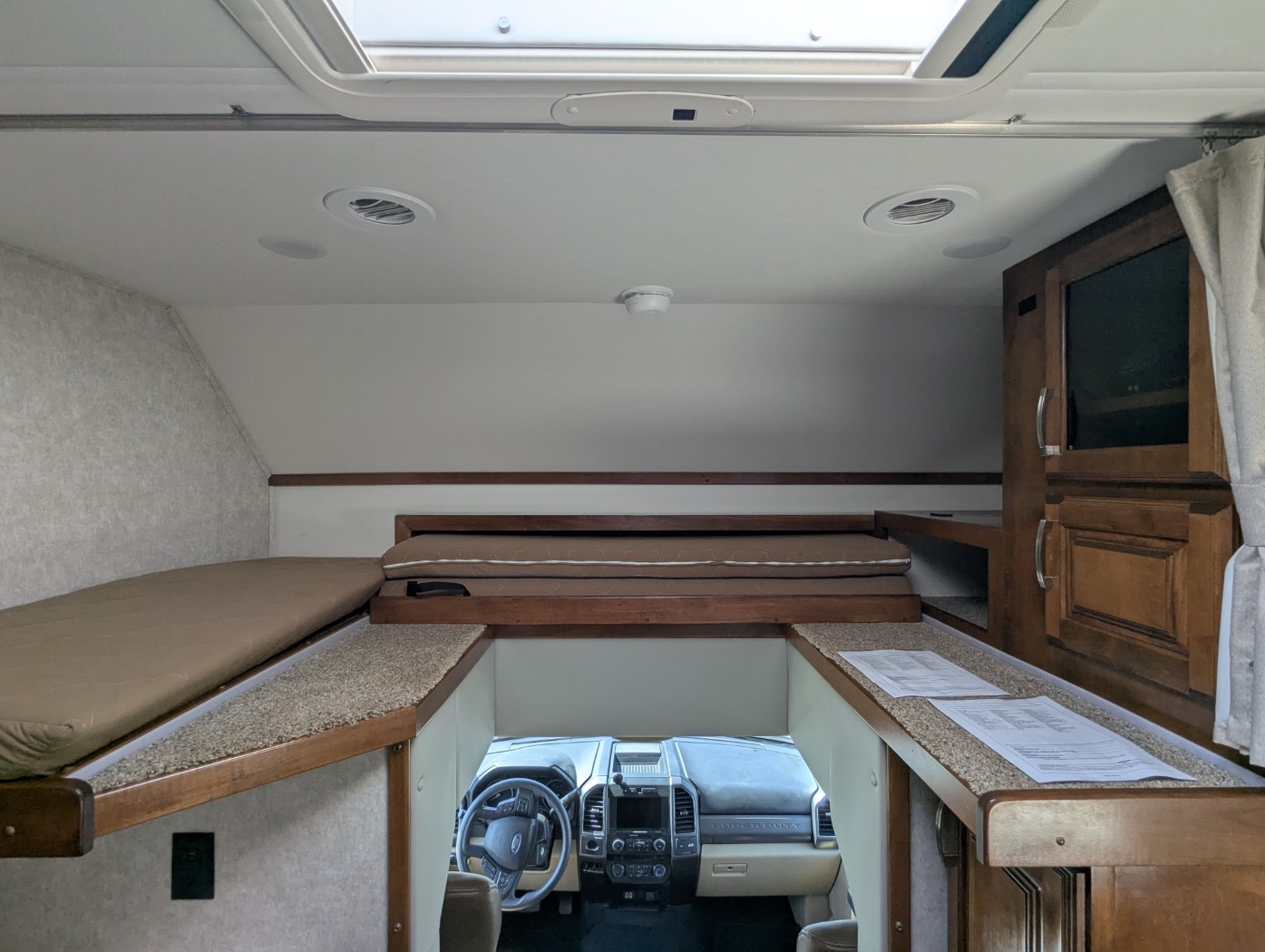 2019 Renegade RV Veracruz 35FWS - Image 9