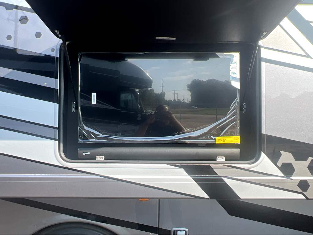 2026 THOR MOTOR COACH PASADENA 38FX - Image 9