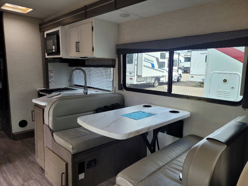 2025 Thor Motor Coach Four Winds 28Z - Image 6