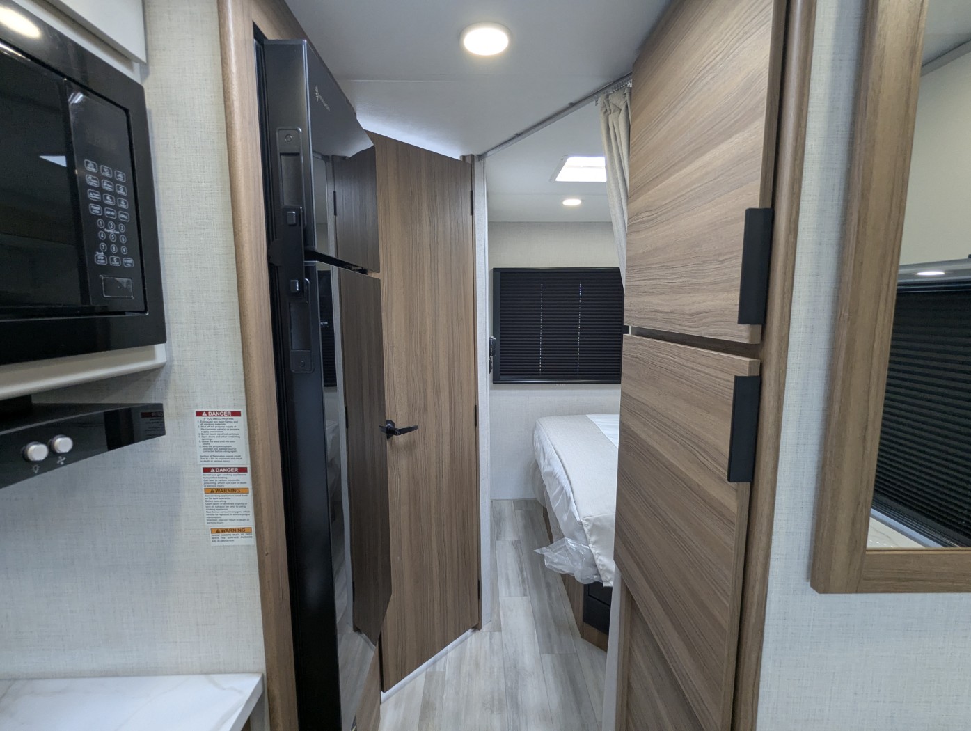 2027 Thor Motor Coach Four Winds 22Z - Image 22
