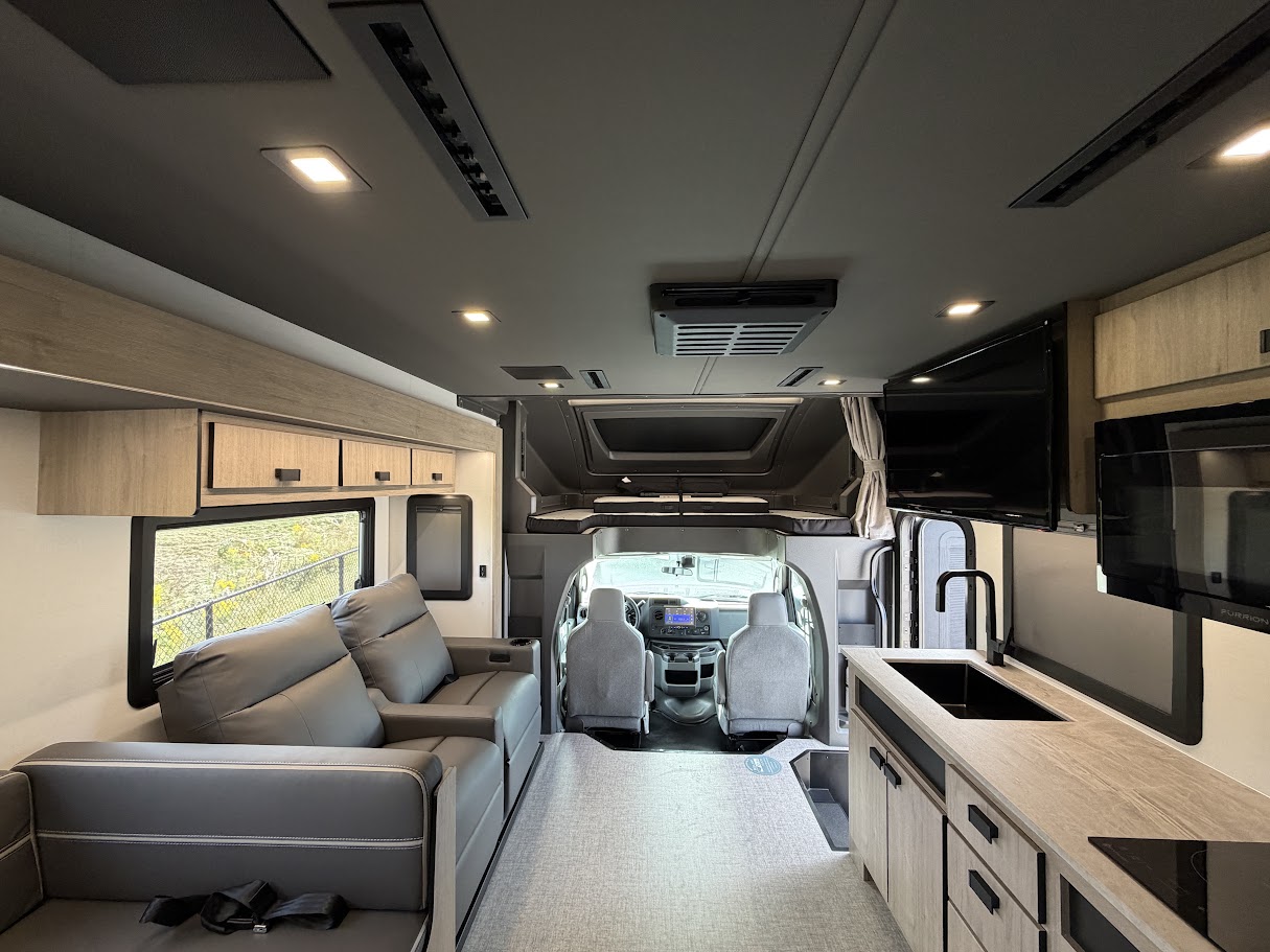 2027 GRAND DESIGN LINEAGE SERIESE 30DC - Image 15