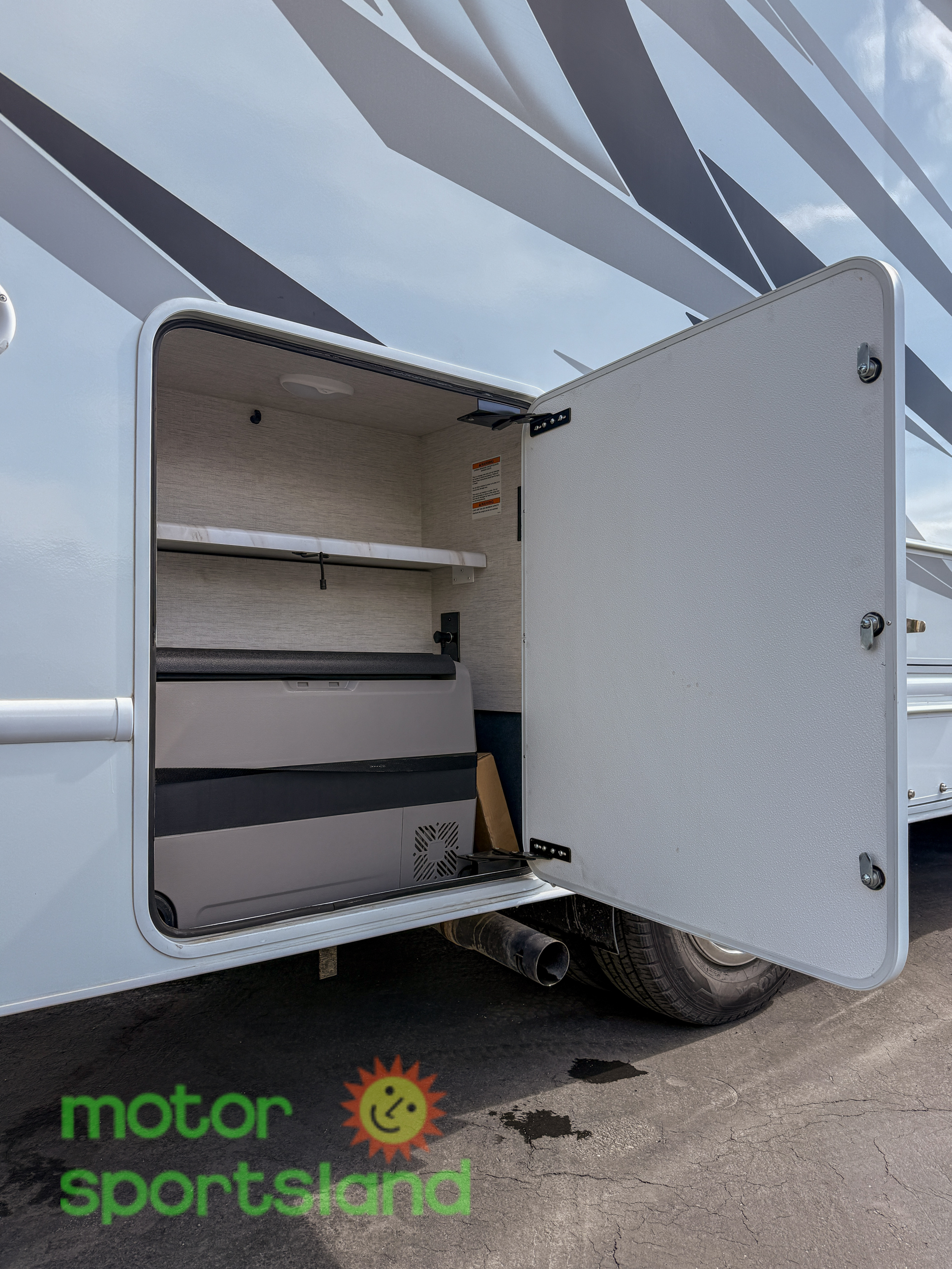 2025 Thor Motor Coach Chateau 27P - Image 31