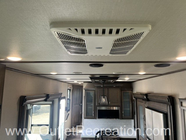 2022 GRAND DESIGN SOLITUDE 346FLS - Image 12