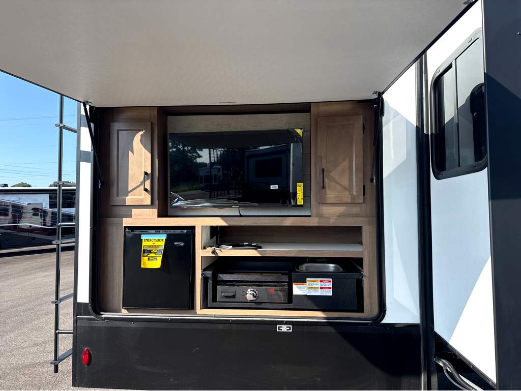 2027 VENTURE RV SPORTTREK 354VBH - Image 5