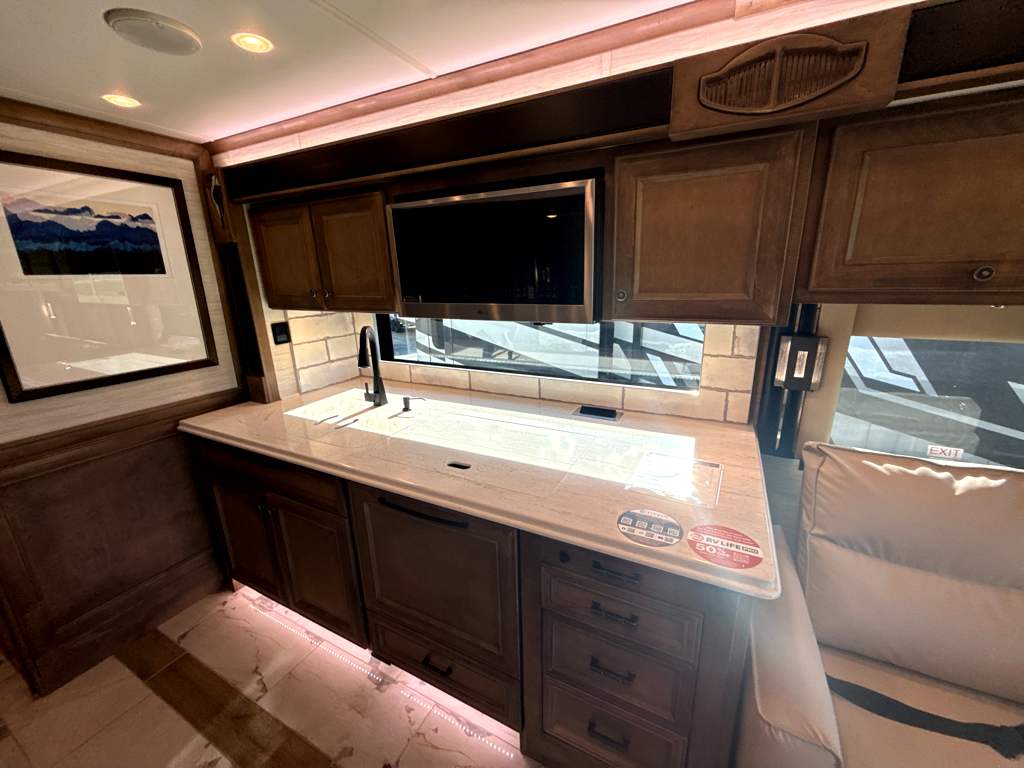 2027 TIFFIN PHAETON 40 RTH - Image 22