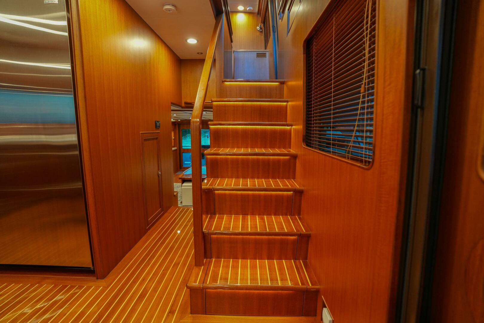 2025 Marlow Explorer 70E-CB - Image 38
