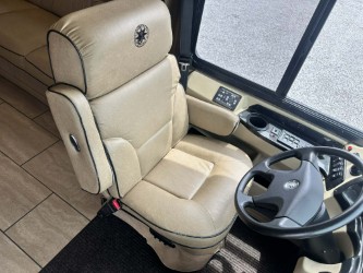 2017 TIFFIN ALLEGRO BREEZE 32BR - Image 15