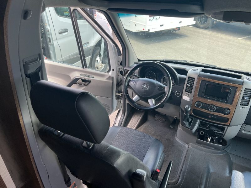 2018 Jayco Melbourne Prestige 24LP - Image 4
