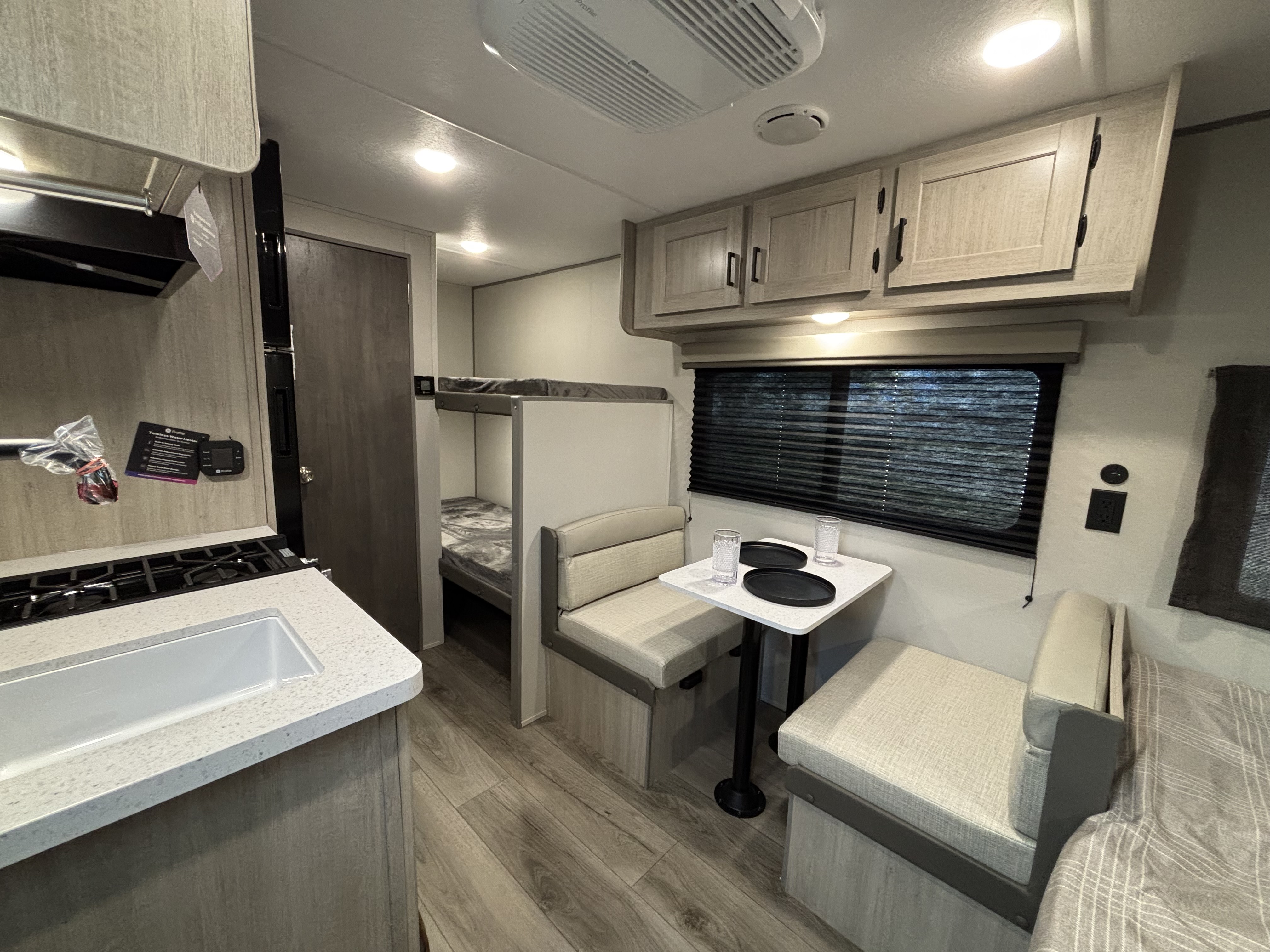 2026 Coachmen Catalina Summit Series 7 164BHX - Image 9