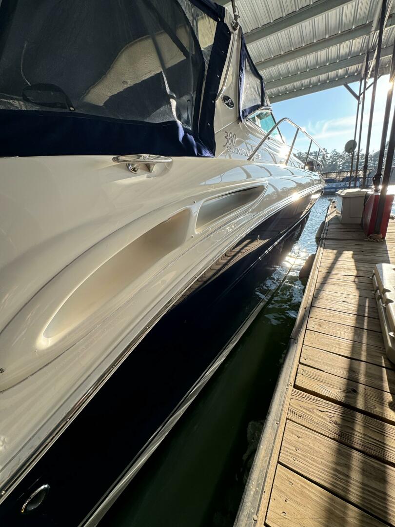 2004 Sea Ray 380 Sundancer - Image 15