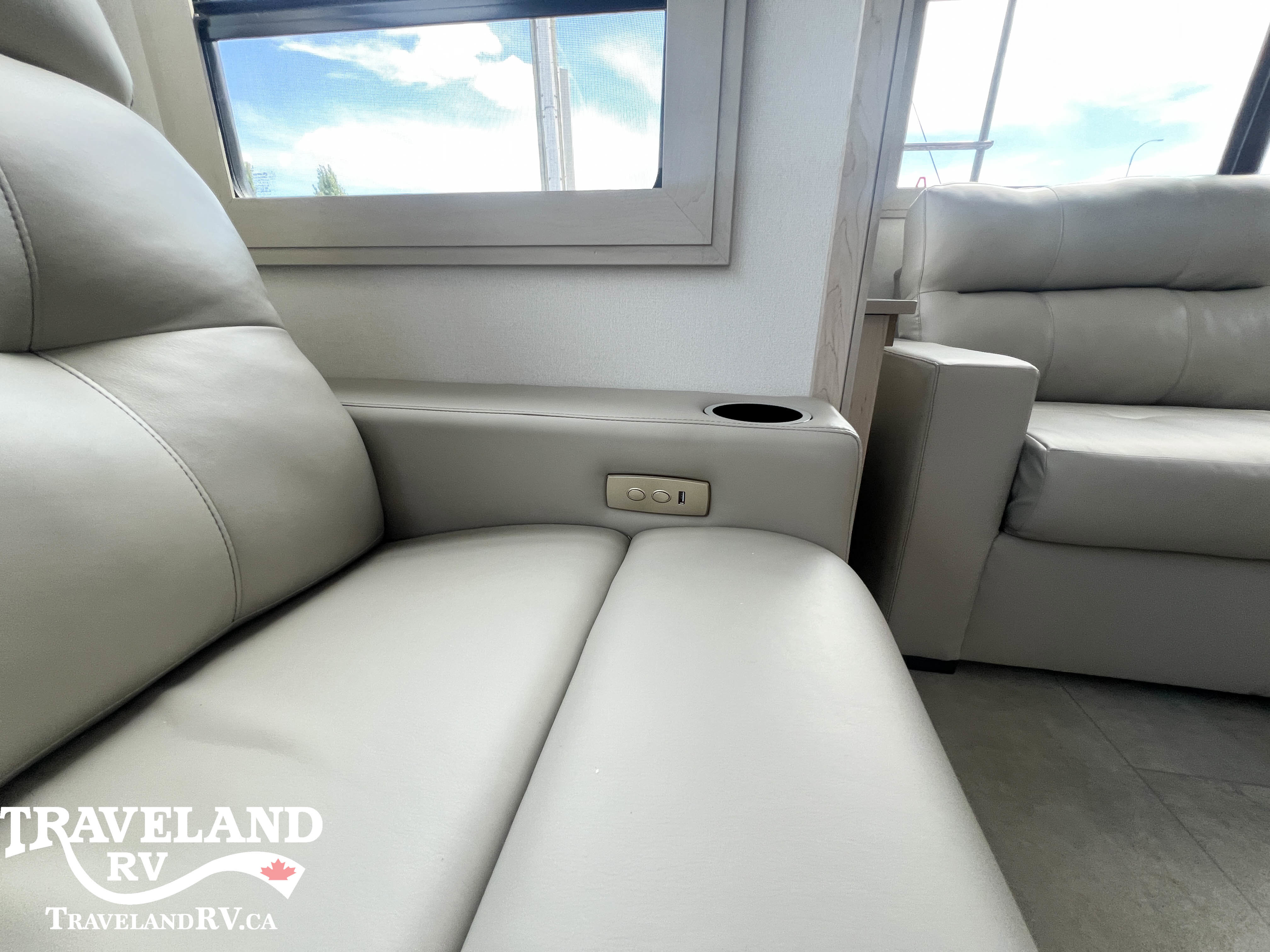 2025 Grand Design Solitude 310GK - Image 11