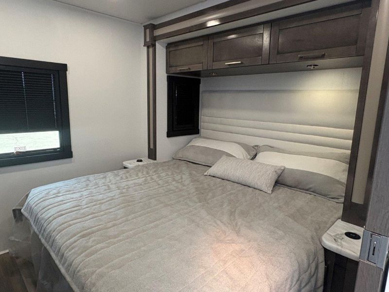 2026 Entegra Coach Vision XL 31UL - Image 20