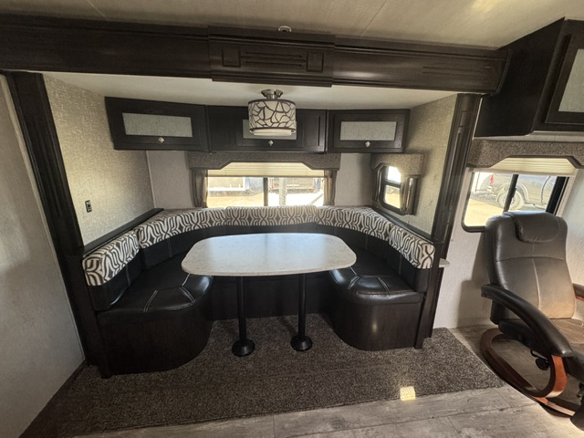 2018 HEARTLAND RV NORTH TRAIL 22FBS - Image 15