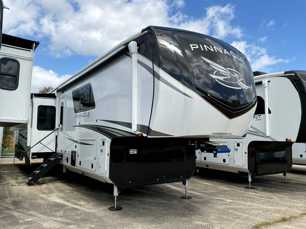 2025 JAYCO PINNACLE 38 FBRK - Image 1