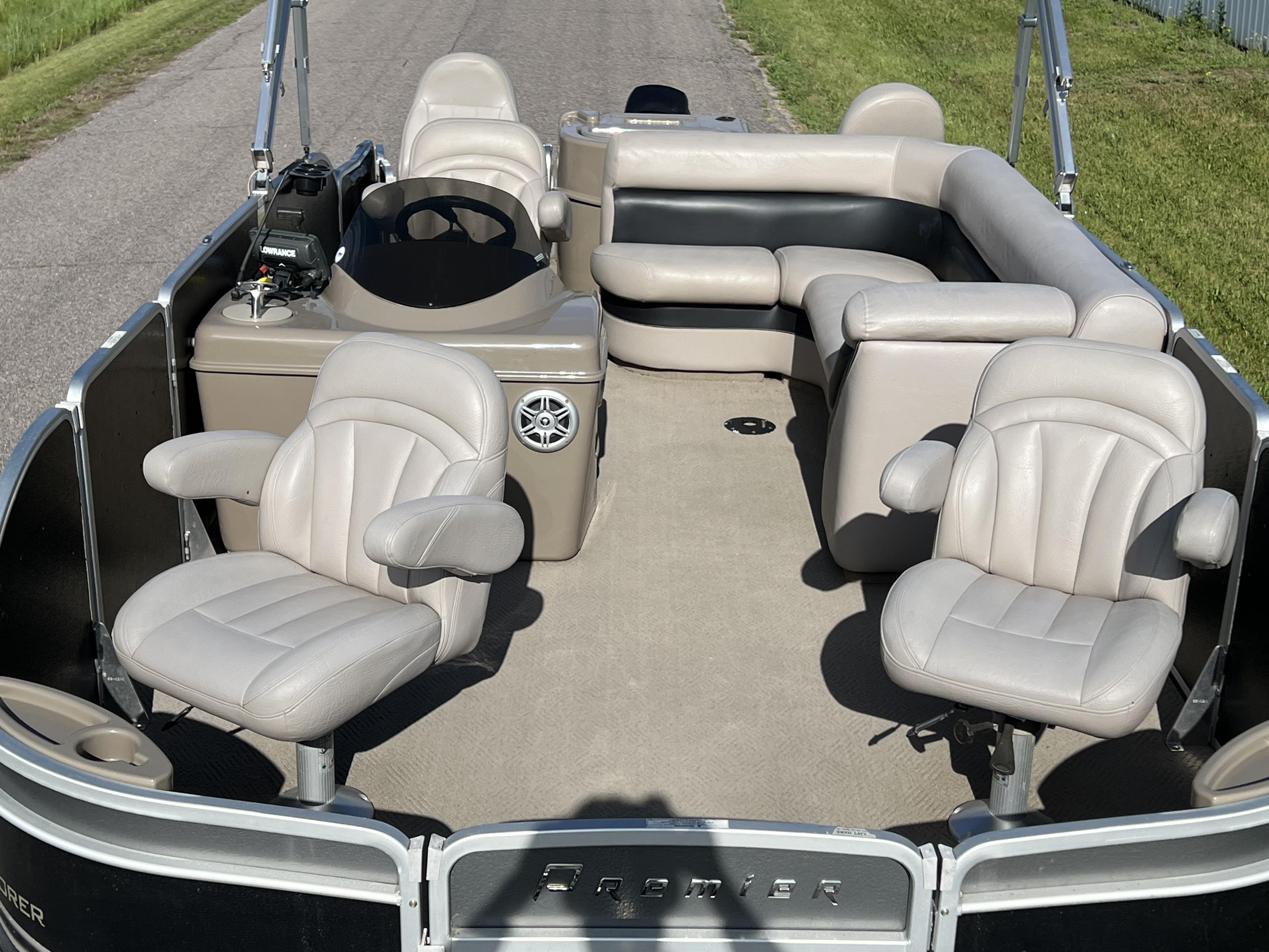 2012 PREMIER 201 EXPLORER - Image 8