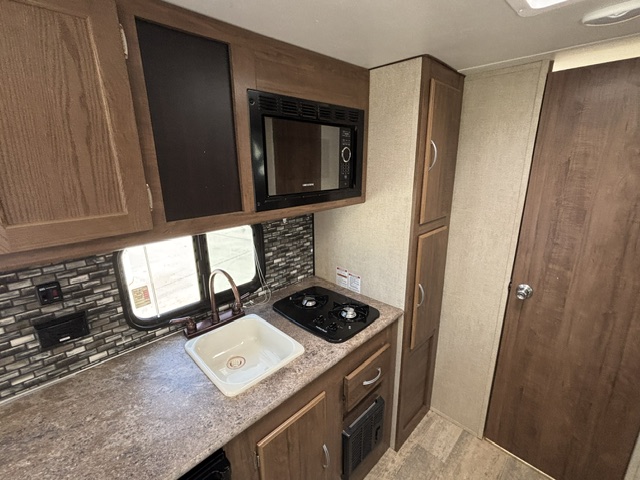 2018 Gulf Stream Ameri-Lite Super-Lite 198BH - Image 13