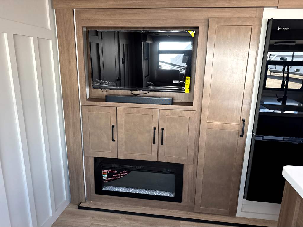 2027 VENTURE RV SPORTTREK 343VIB - Image 18