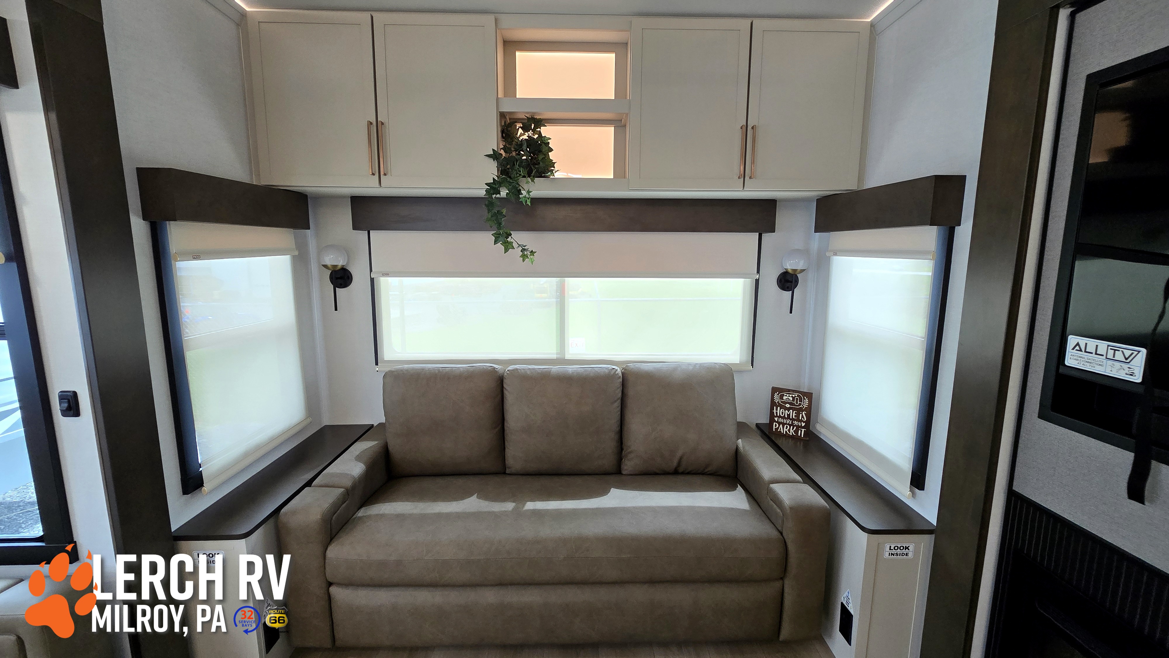 2027 Alliance RV Paradigm 310RL - Image 17