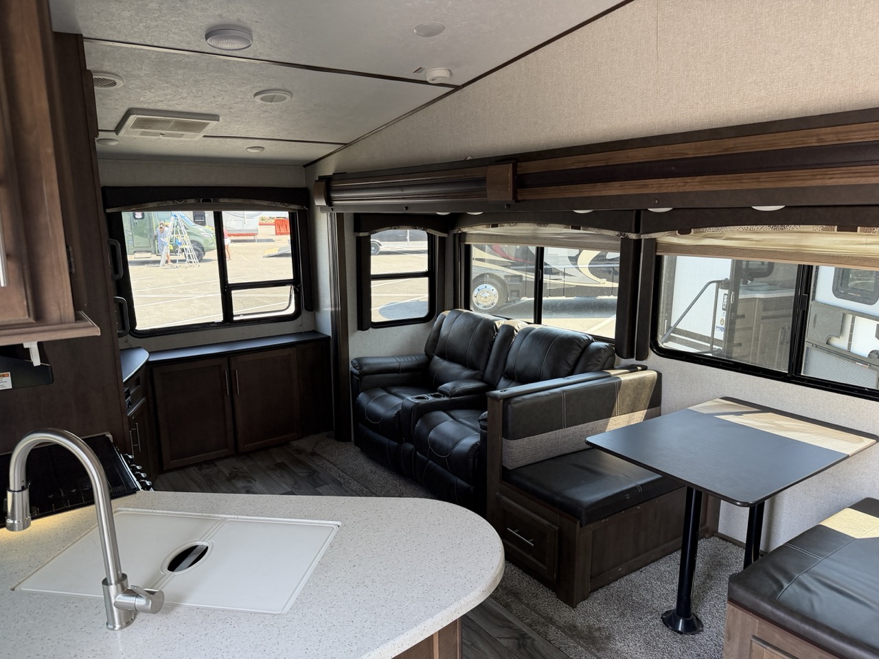 2019 Keystone Cougar Half-Ton West 25RESWE - Image 19