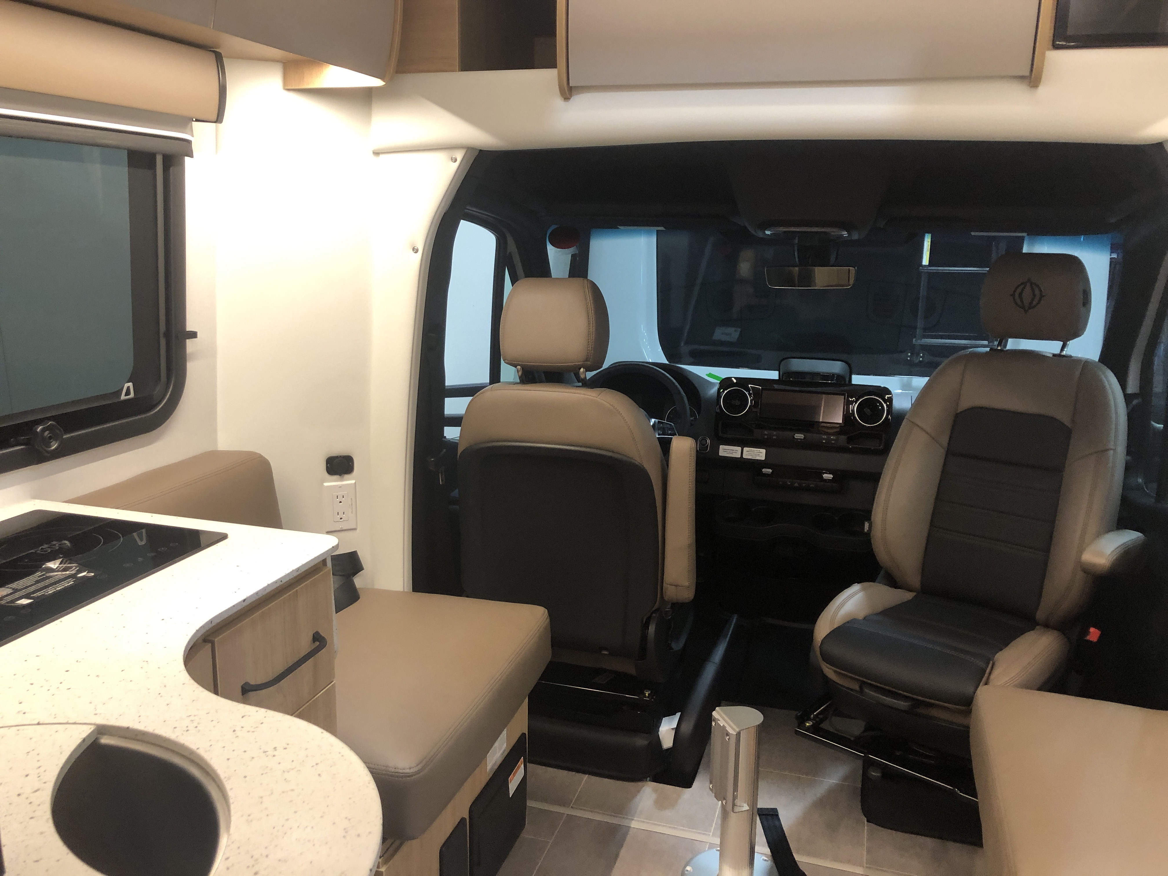 2026 Leisure Travel Unity U24TB - Image 4