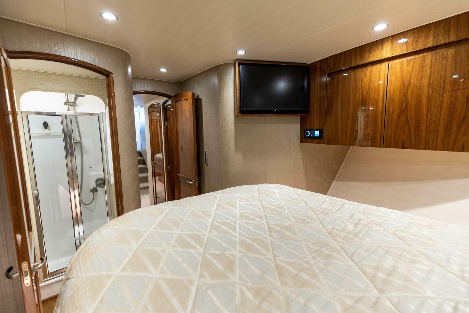 2018 Viking 62 Convertible - Image 19
