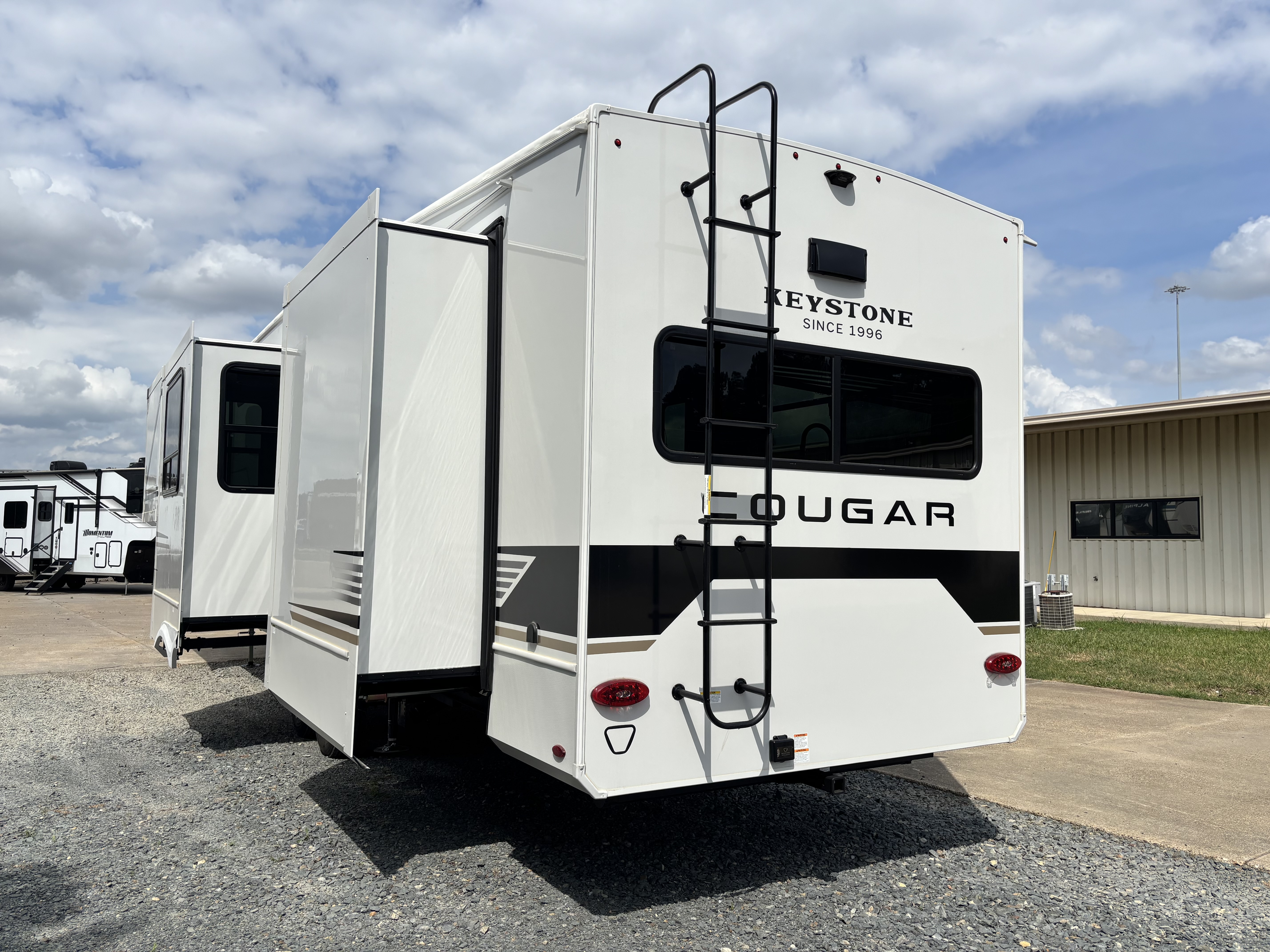 2026 Keystone Cougar 350LLK - Image 7