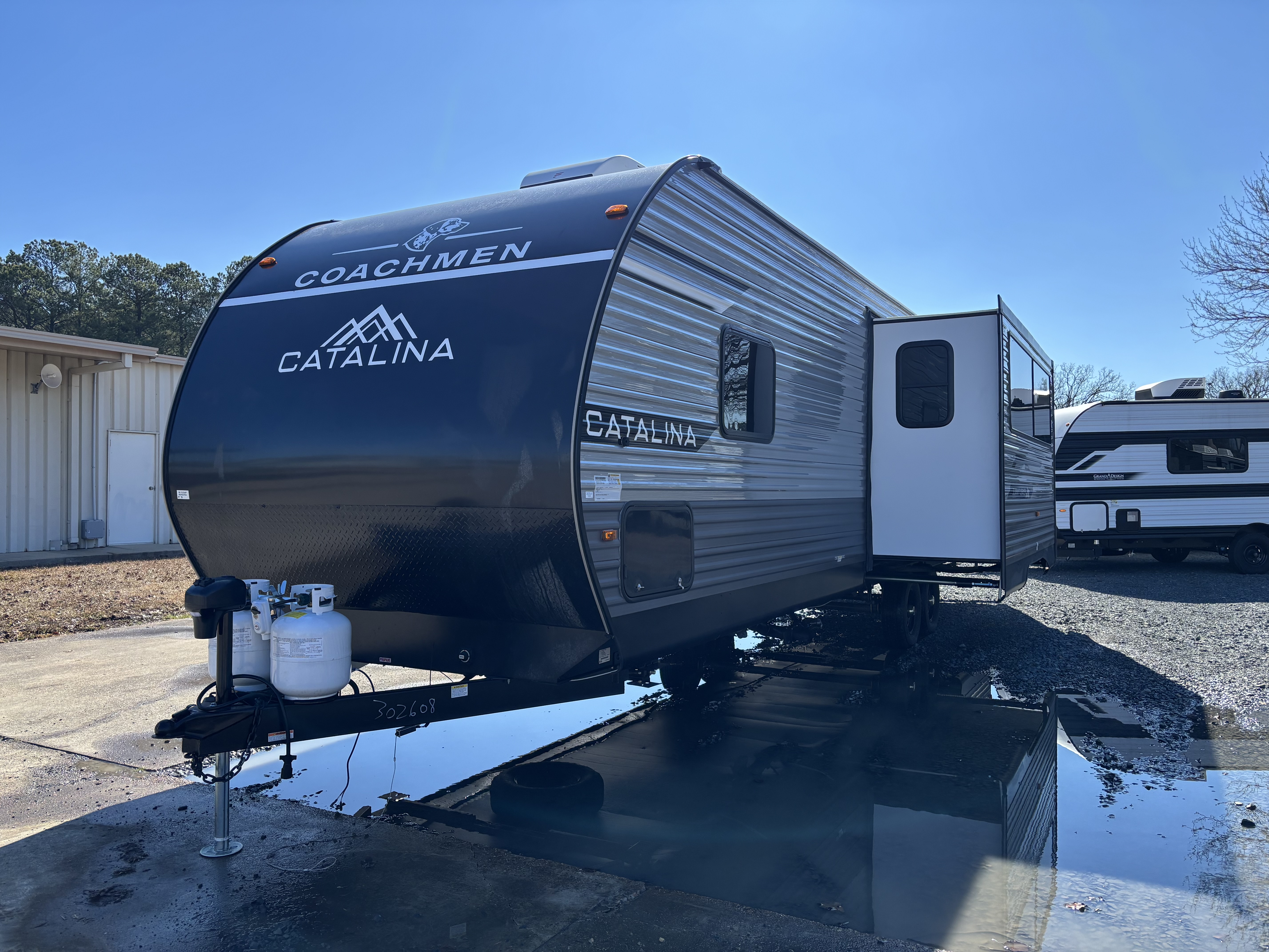 2026 Coachmen Catalina Summit Series 8 281QBUNK - Image 3