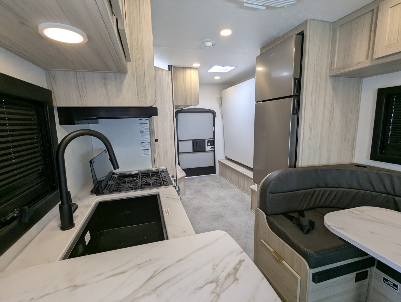 2026 Coachmen Cross Trail 22XG 4X4 - ATH Edition - Image 21