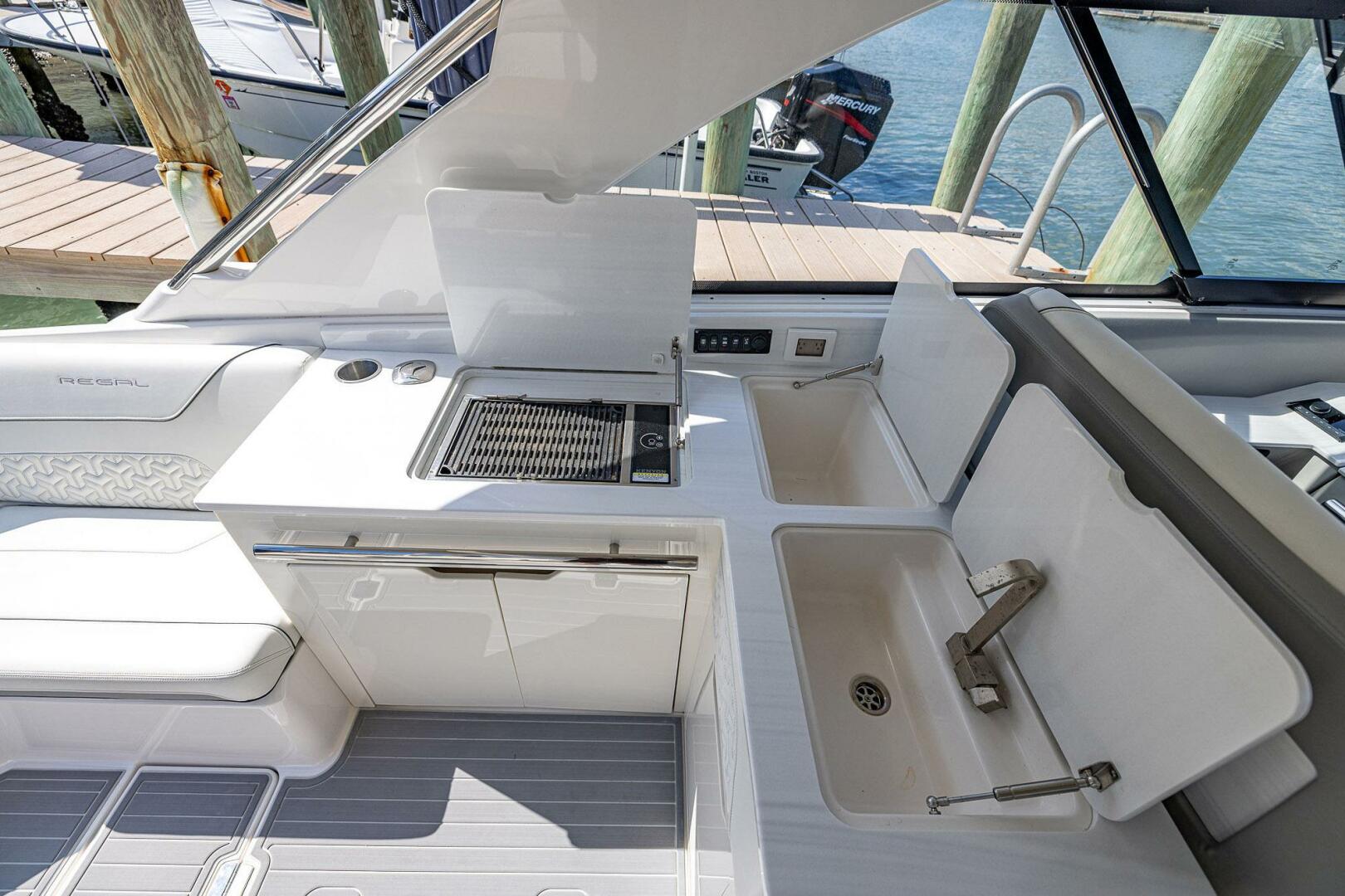 2022 Regal LX 36 - Image 37