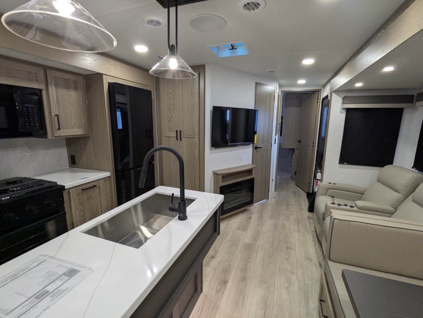 2026 Forest River Rockwood Signature 8336BH - Image 27