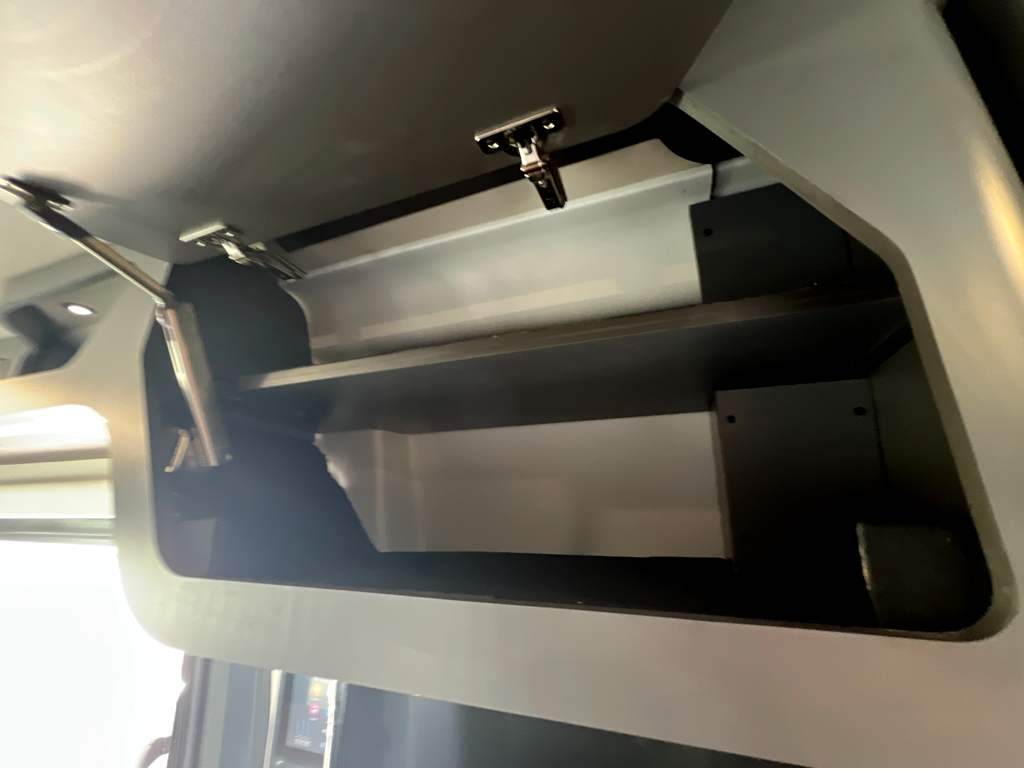 2027 GRAND DESIGN LINEAGE SERIESVP LVP2 - Image 19