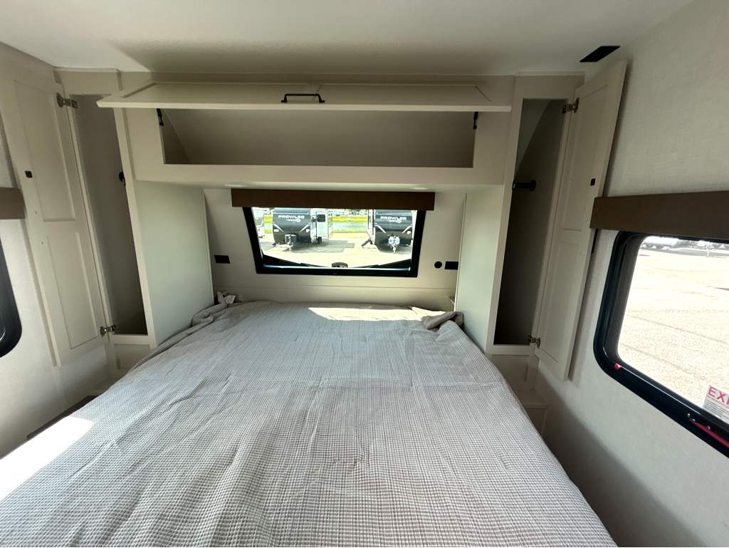 2027 VENTURE RV SPORTTREK 333VIK - Image 34
