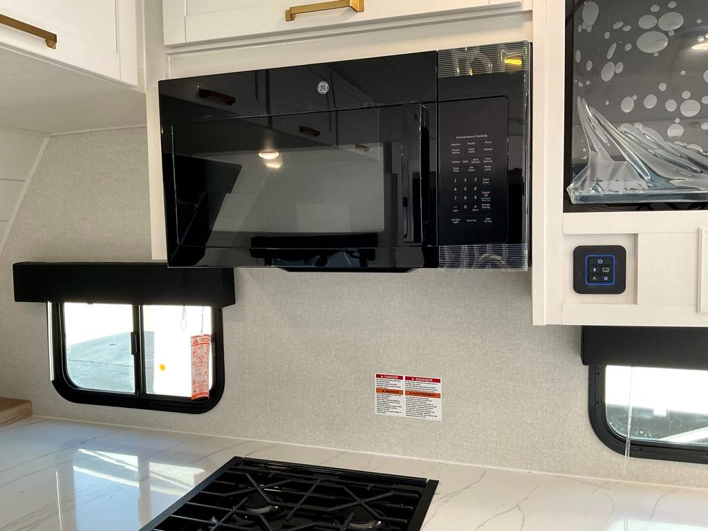 2026 JAYCO Eagle 265 FKDS HT - Image 13