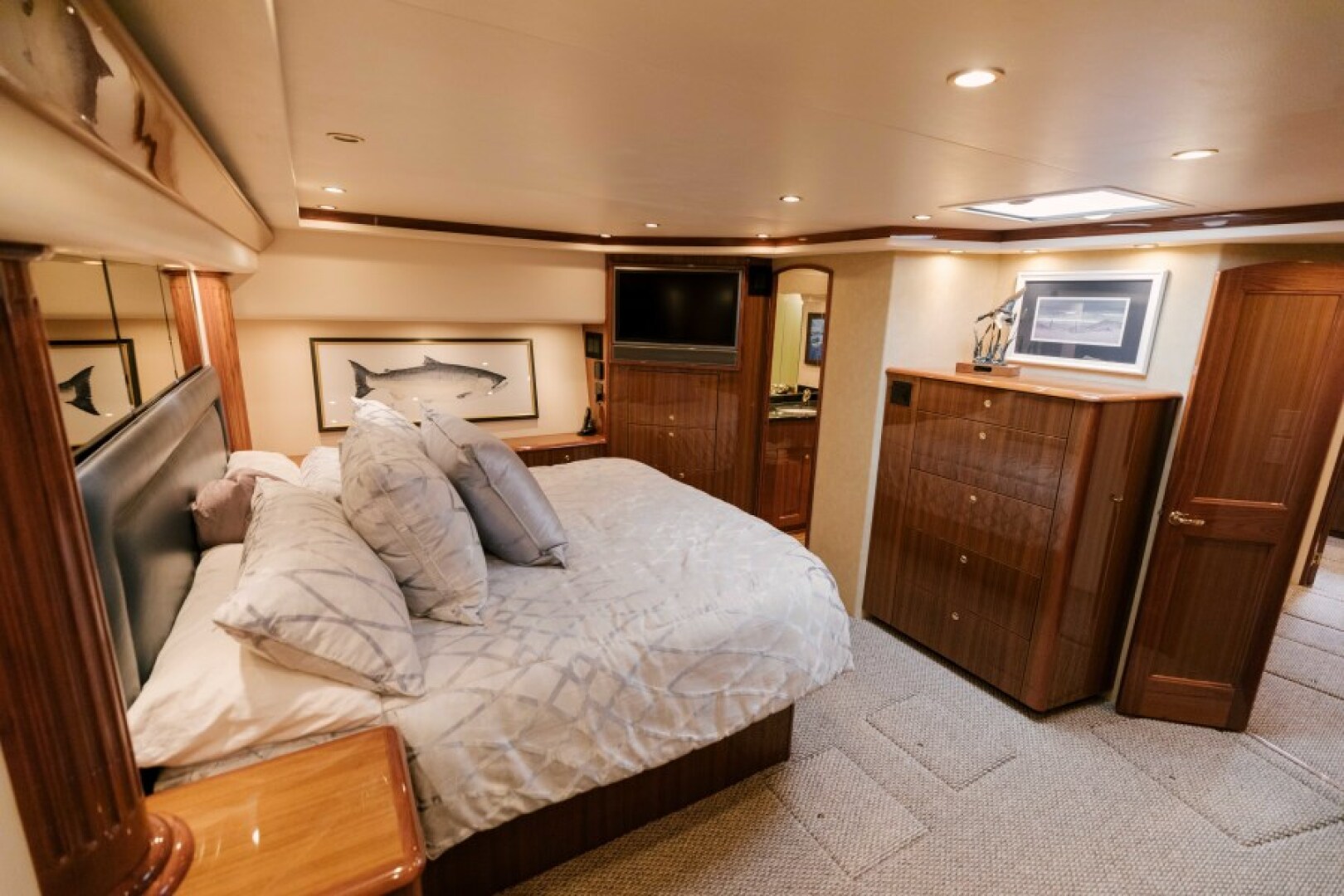2006 Viking 74 Enclosed Bridge - Image 30