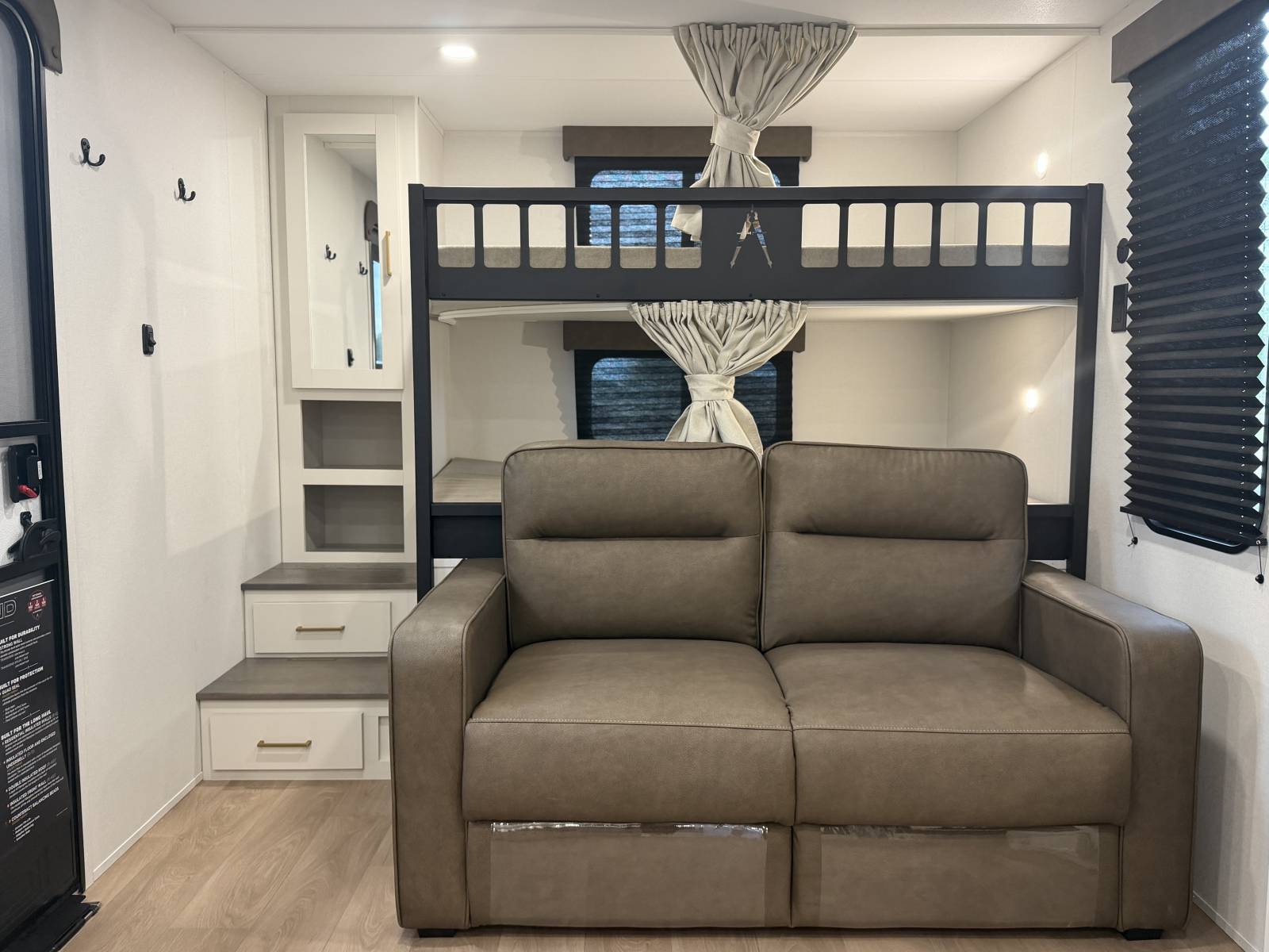 2026 Grand Design Transcend 265BHT - Image 12