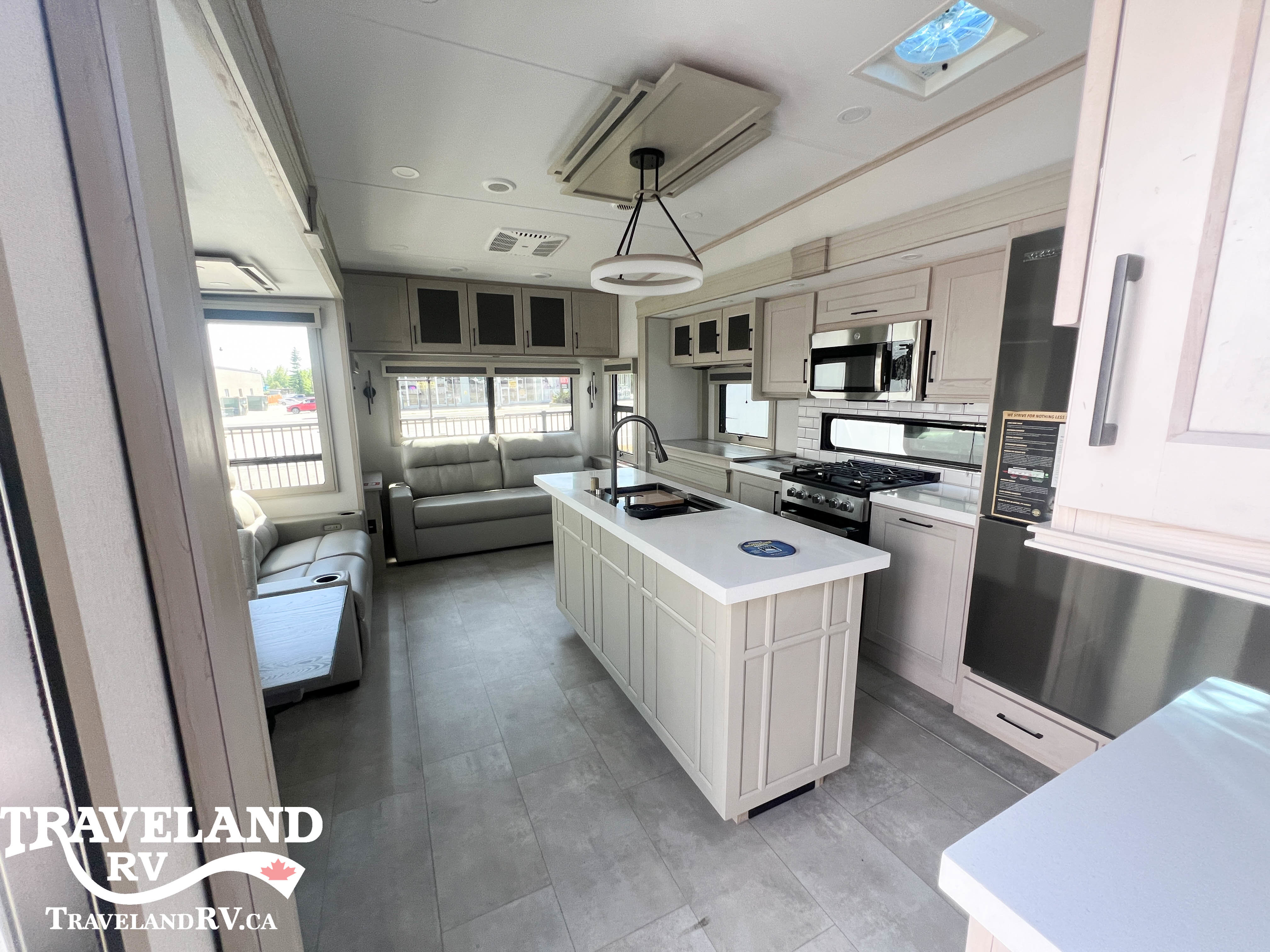 2025 Grand Design Solitude 310GK - Image 6