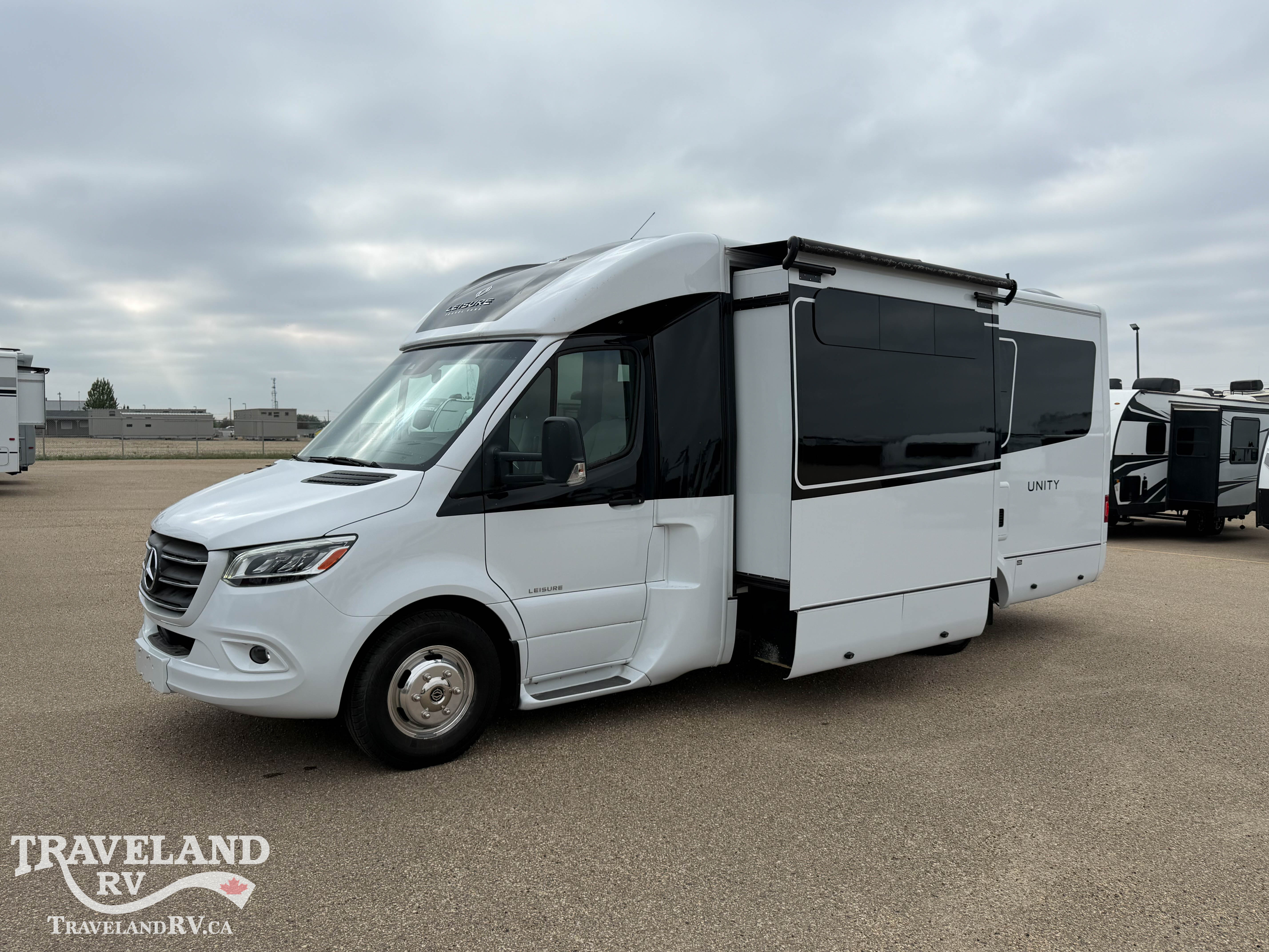 2022 Leisure Travel Unity U24MB - Image 5