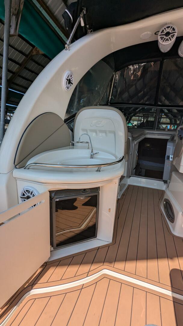 2004 Sea Ray 340 Sundancer - Image 7