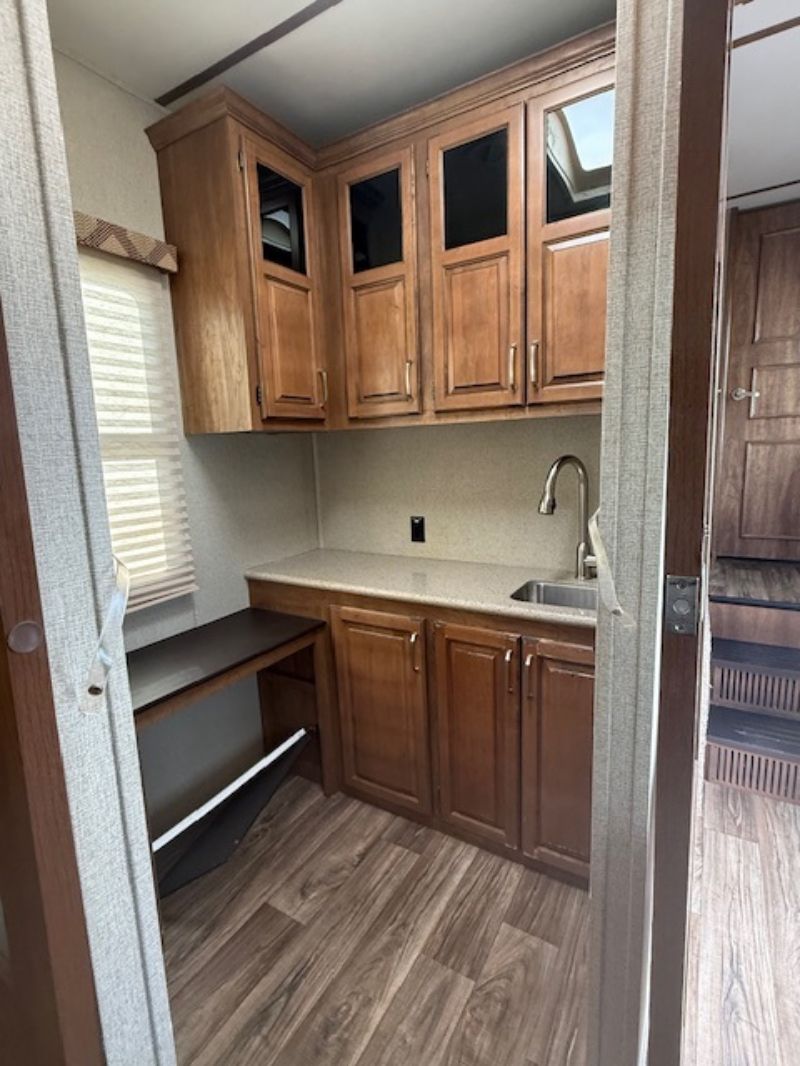2018 Keystone Laredo 358BP - Image 12