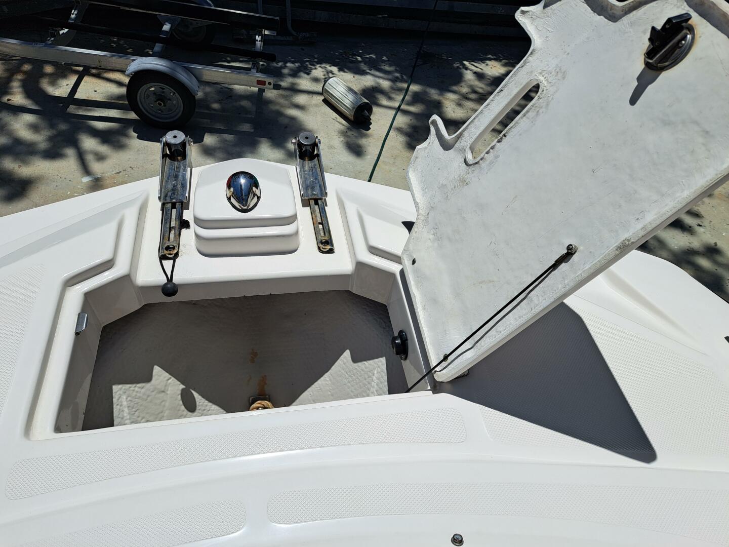 2014 Regal 2700 Bowrider - Image 30