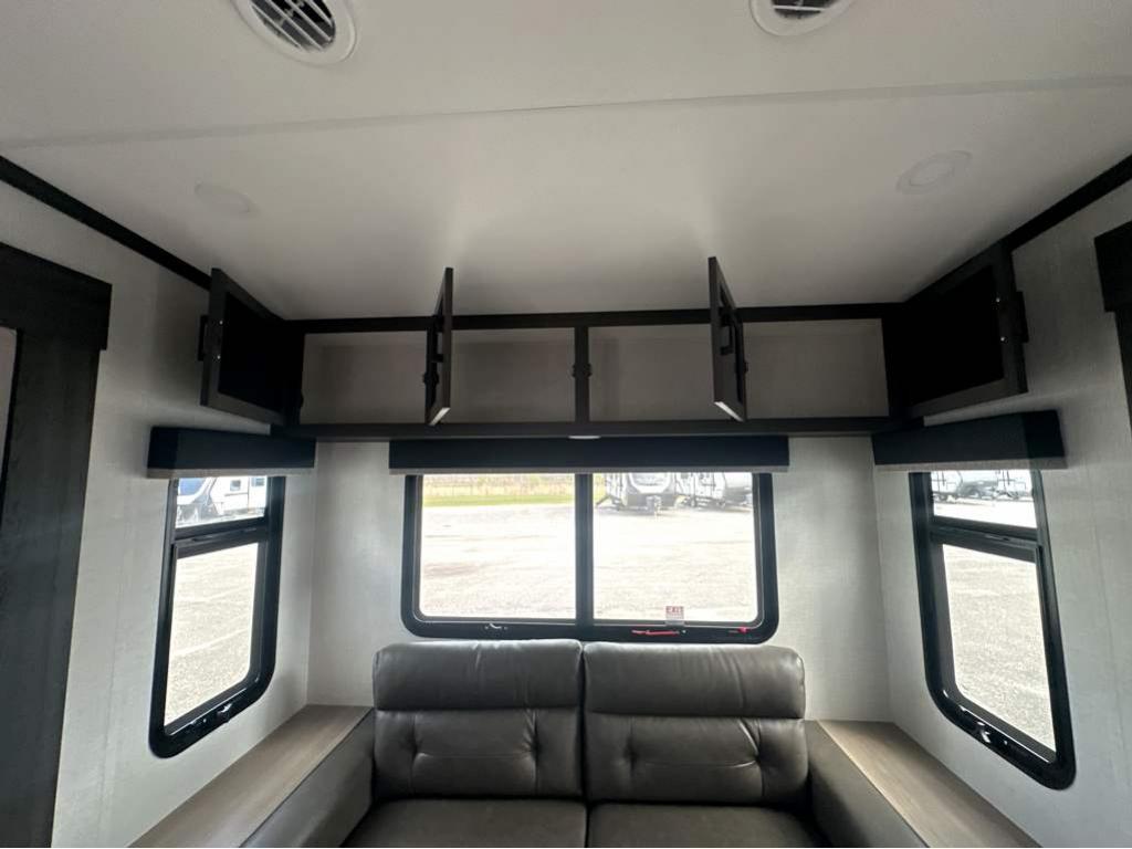 2026 VENTURE RV SPORTTREK 353VIK - Image 21