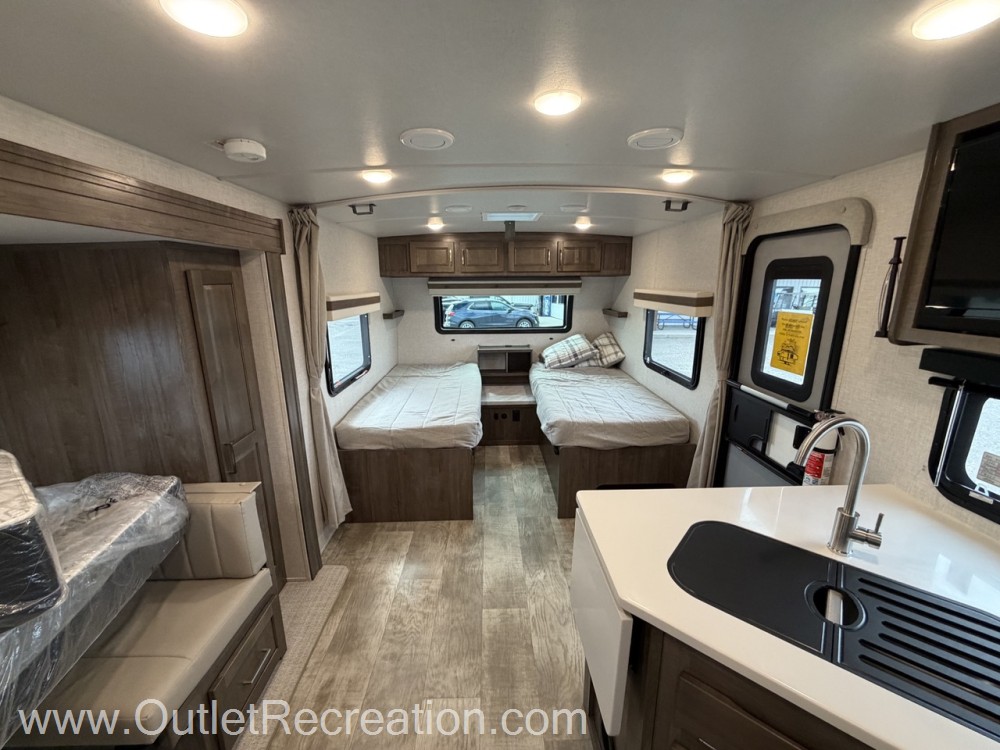 2023 ROCKWOOD MINI LITE 2204S - Image 8