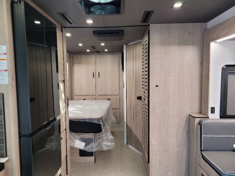 2026 Grand Design Lineage Series F 31ZW - Image 10
